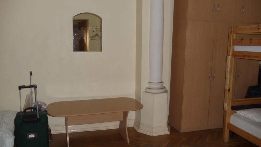 Dome Pearl Hostel Рига Экстерьер фото